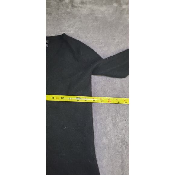 Halogen Size S 100% Cashmere Knit Super Soft Black V-Neck Sweater C26-4 - Picture 3 of 8